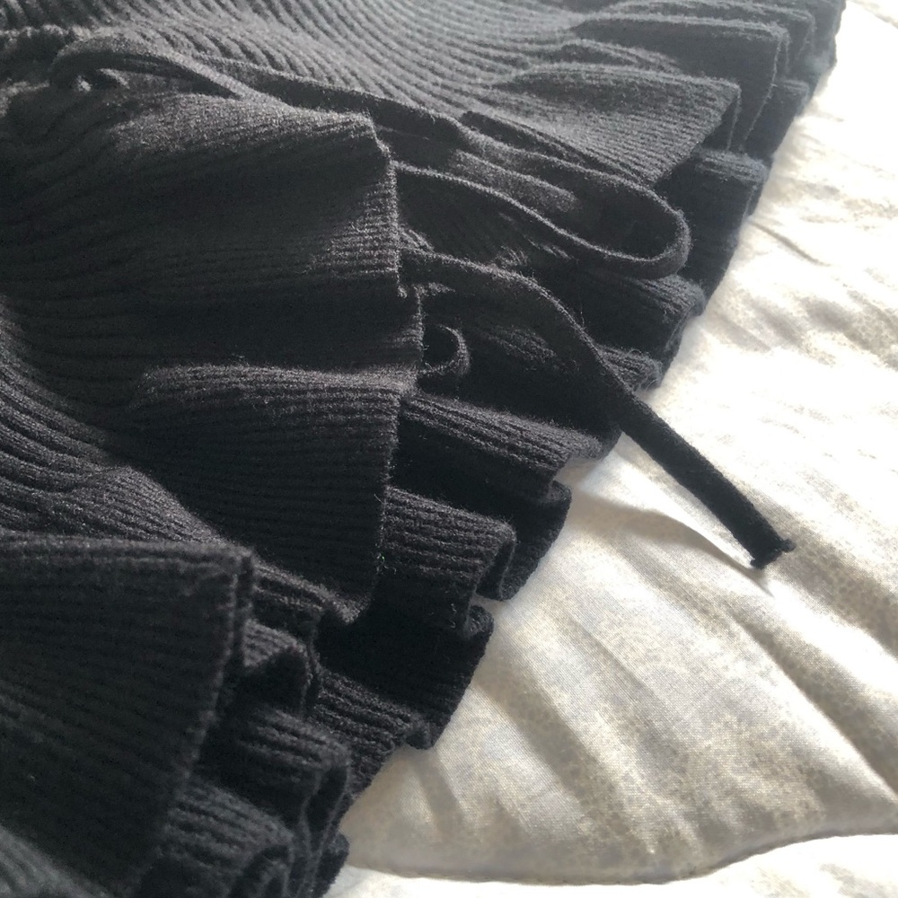 🖤ZAFUL Black Ribbed Ruffle Crop Top Small 🖤 - Picture 7 of 9